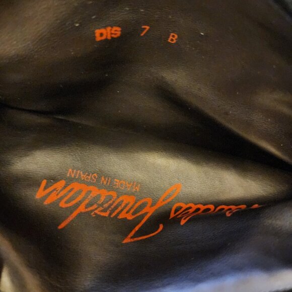 Charles Jourdan: Women's Black Suede Boot, Size 7B - Picture 6 of 15